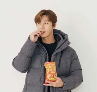 🥔 Park Seo-joon aktor korea, selebriti, model, park seo-joon, keripik, makanan telegram sticker
