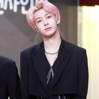 🌚 homme, cheveux roses, homme, portrait, mode, coréen, k-pop whatsapp sticker