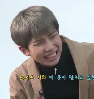🤮 표정은 거의 이 분이 만지고 있는 người, khuôn mặt, biểu cảm, hàn quốc telegram sticker