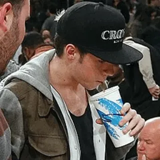 🌙 CRO hut, mann, tasse, getränk, porträt, männlich telegram sticker