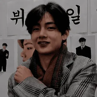 🫐 뷔 일 coreano, hombre, sonrisa, bufanda, abrigo, retrato telegram sticker