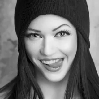 😋 mulher, gorro, retrato, sorriso, língua, menina telegram sticker