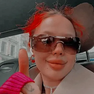 👍 mulher, óculos de sol, cabelo ruivo, retrato, selfie, polegar para cima telegram sticker
