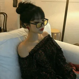 🍓 woman, girl, glasses, fashion, portrait, style telegram sticker