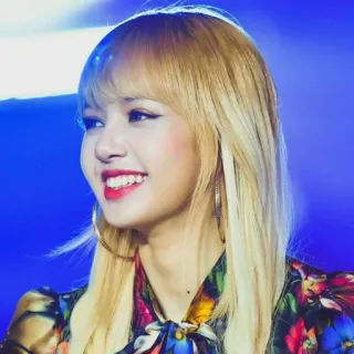 😁 Lisa kpop, cantante, idol, capelli biondi, donna, sorriso, ritratto telegram sticker