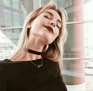 🐼 Frau, Porträt, Choker, Halskette, Blond, Mode telegram sticker