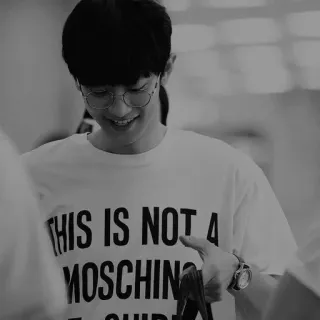 ⚓️ THIS IS NOT A MOSCHINO SHIRT Shirt, Mode, Moschino, Kleidung, Text telegram sticker