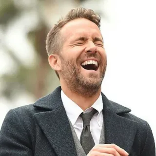 😂 Ryan Reynolds attore, celebrità, uomo, cappotto, che ride telegram sticker
