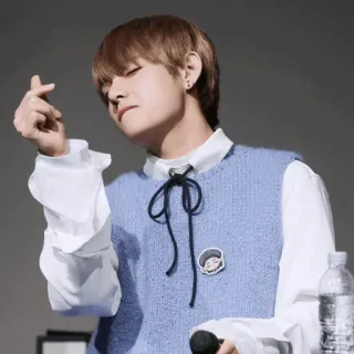 ❤️ person, kpop, finger heart, casual, portrait, cute telegram sticker
