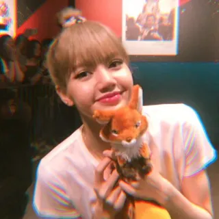 🐼 Lisa kpop, idol, sänger, süß, blond, stofftier telegram sticker