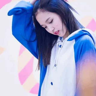🐧 femme, sweat à capuche, personne, ado, fille, décontracté telegram sticker