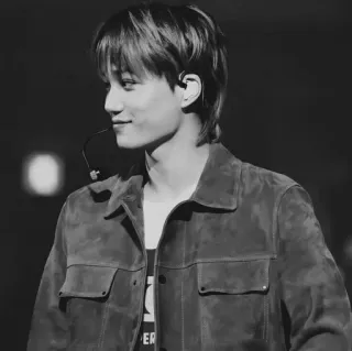 🍂 Kai เคป็อป, เอ็กโซ, นักร้อง, ไอดอล, เกาหลี, คนดัง whatsapp sticker