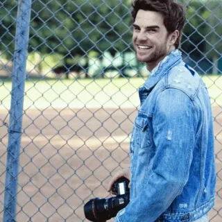 📎 man, denim jacket, photographer, camera, portrait, smile telegram sticker