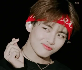 😉 르투티 kpop, bts, v, zanger, bandana, hart handgebaar telegram sticker