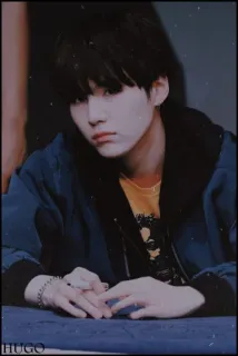 🕯 HUGO คน, ภาพเหมือน, ผู้ชาย, ใบหน้า, kpop telegram sticker
