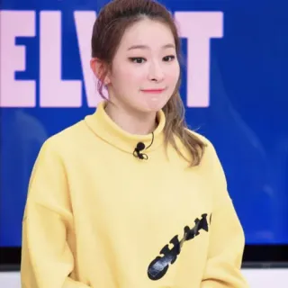 👘 Seulgi Red Velvet kpop, idol, sängerin, frau, gelber pulli, red velvet, seulgi telegram sticker
