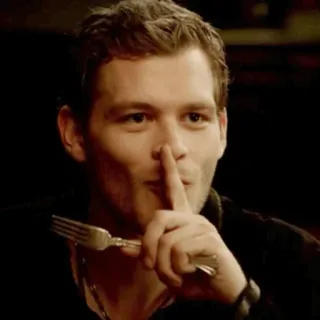 🤫 мужчина, палец, тсс, тишина, вилка, еда, еда telegram sticker
