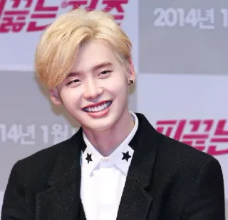 😄 Lee Jong-suk attore, coreano, sorridente, ritratto telegram sticker