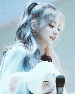 🌧 mulher, coreana, idol, cabelo grisalho, brincos de coração, pelúcia, beleza, asiática whatsapp sticker