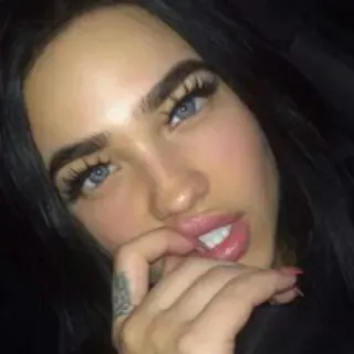 🌚 mulher, beleza, retrato, menina, maquiagem, rosto, olhos azuis telegram sticker
