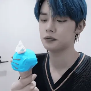 🎮 man, ice cream, blue hair, eating, person whatsapp sticker