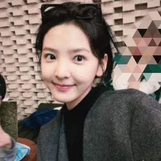 😊 женщина, портрет, улыбается, человек, селфи, солнцезащитные очки whatsapp sticker