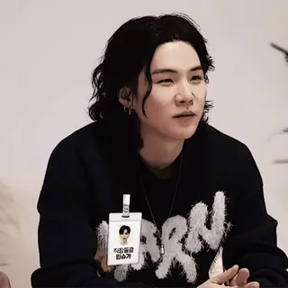 🪁 SUGA 진장동동물
민윤기 min yoongi, ca sĩ, kpop, k-pop, thần tượng telegram sticker