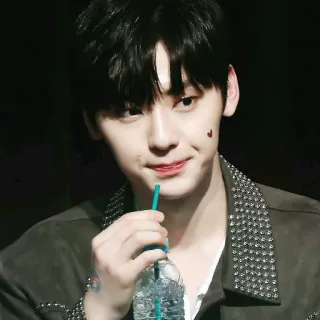 ☘ persona, hombre, hombre, cara, coreano, asiático, bebiendo telegram sticker