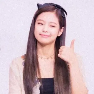 👍 kpop, pouce levé, clin d'oeil, femme, célébrité, chanteuse whatsapp sticker
