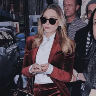 ◾️ Elizabeth Olsen, actress, red suit, celebrity, fashion, sunglasses telegram sticker