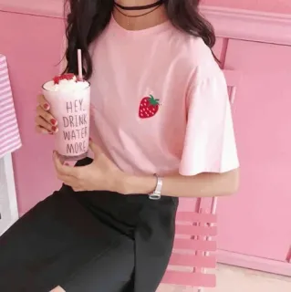 🌹 HEY
DRINK
WATER
MORE bebida, agua, fresa, camiseta, rosa, moda whatsapp sticker