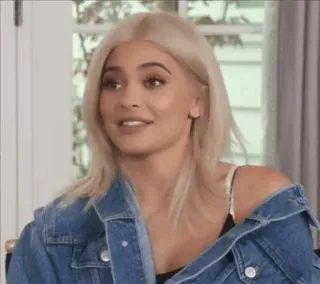 ☔ donna, ritratto, capelli biondi, giacca di jeans, Kylie Jenner, celebrità telegram sticker