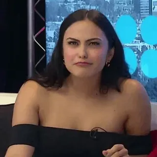 🤨 mujer, retrato, persona, actriz, celebridad, pelo negro telegram sticker