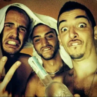 😜 uomini, asciugamano, facce buffe, gesto, bottiglia telegram sticker