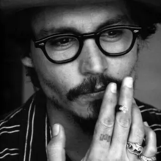 ➰ Johnny Depp acteur, célébrité, lunettes, portrait, homme telegram sticker