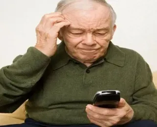🥲 Mann, älterer Mann, Telefon, verwirrt, Senior, Technologie telegram sticker