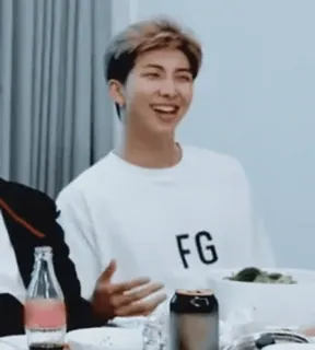 😎 FG persona, hombre, sonrisa, kpop, moda telegram sticker