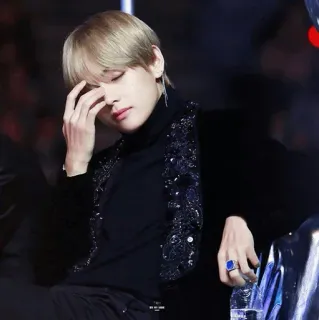 😑 V K-pop, BTS, Celebrity coreana, Cantante telegram sticker