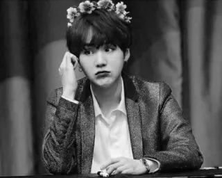 ➰ Suga kpop, mahkota bunga, Min Yoongi, Idola, penyanyi telegram sticker
