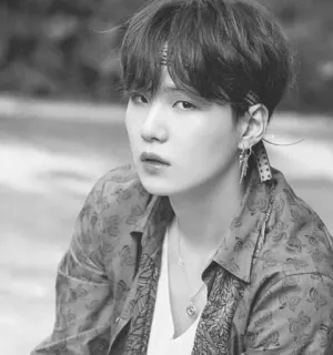 🌑 Suga Suga, BTS, K-pop, musicista, idol, ritratto telegram sticker