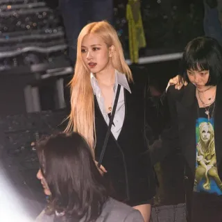 🍐 Rose cantante, K-pop, moda, celebridad, Rose Blackpink, música telegram sticker
