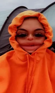 ☁️ Selfie, Chân dung, Màu cam, Áo hoodie, Mặt, Người, Phụ nữ telegram sticker