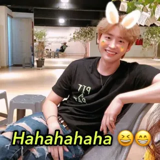 😅 Hahahahahaha sorriso, ridere, orecchie da coniglio, felice, faccia, emoji telegram sticker