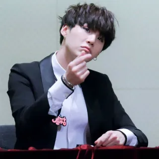 🍂 별똥 K-Pop, Koreanisch, Mann, Herz, Schwarzer Anzug, Idol telegram sticker
