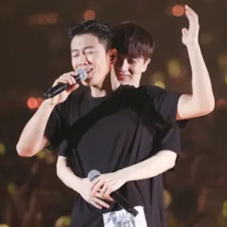 ❤ homens, cantando, microfone, concerto, apresentação, palco, abraço telegram sticker