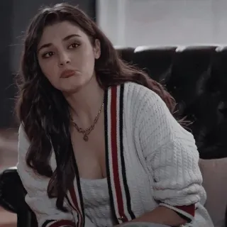 🐾 mujer, retrato, femenina, Hande Erçel, actriz turca telegram sticker