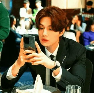 🗝 Lee Dong-wook attore coreano, celebrità, uomo, attore, selfie, coreano telegram sticker