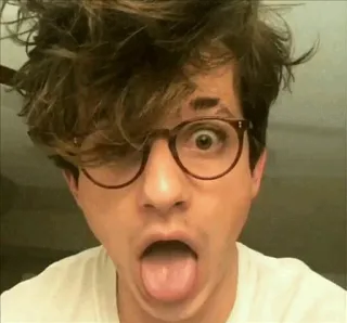 💙 Charlie Puth Charlie Puth, Sänger, Promi, Brille, lustiges Gesicht, Musiker, Popstar telegram sticker