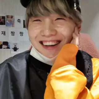 🥢 축
재 짱 짱 Person, lächelnd, K-Pop, Koreanisch, glücklich, Porträt telegram sticker