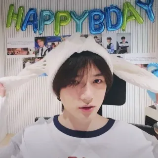 Beomgyu @stikertxt :: @fStikBot whatsapp stickers